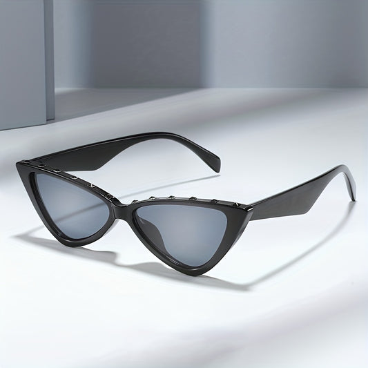 Y2K Cat Eye Sunglasses Rivet Anti Glare Glasses UV400 with Case