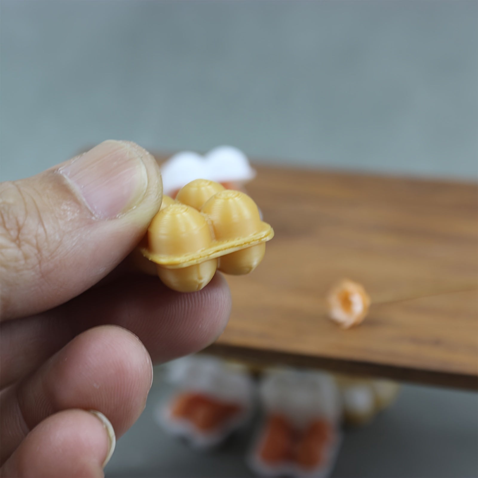 1:12 Mini Dollhouse Egg Rack with Eggs