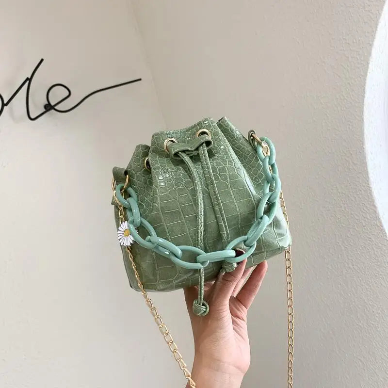 Chic Women's Crossbody Bag for Daily Use