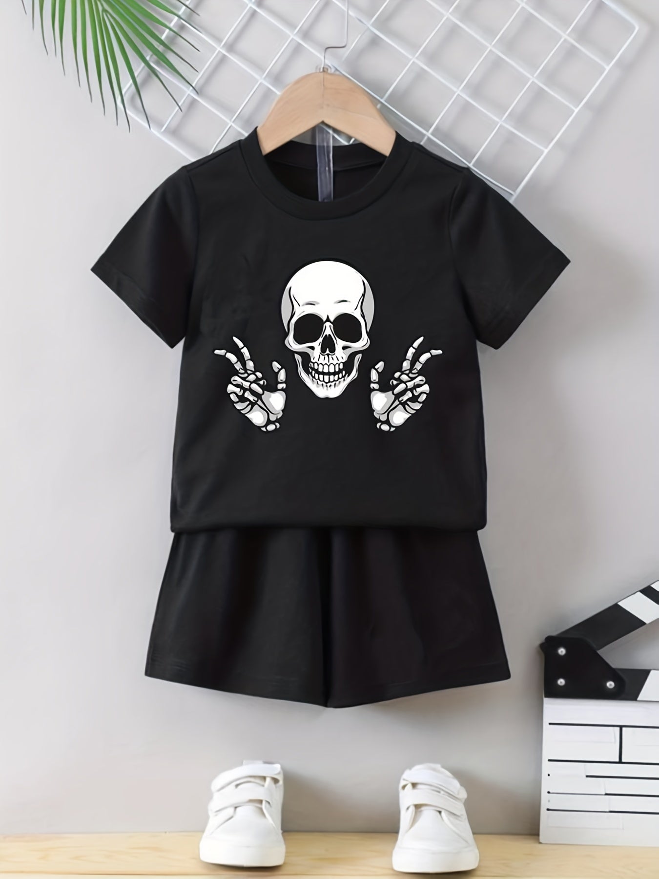 Boy's Happy Skull Print 2pcs Set: T-shirt & Shorts