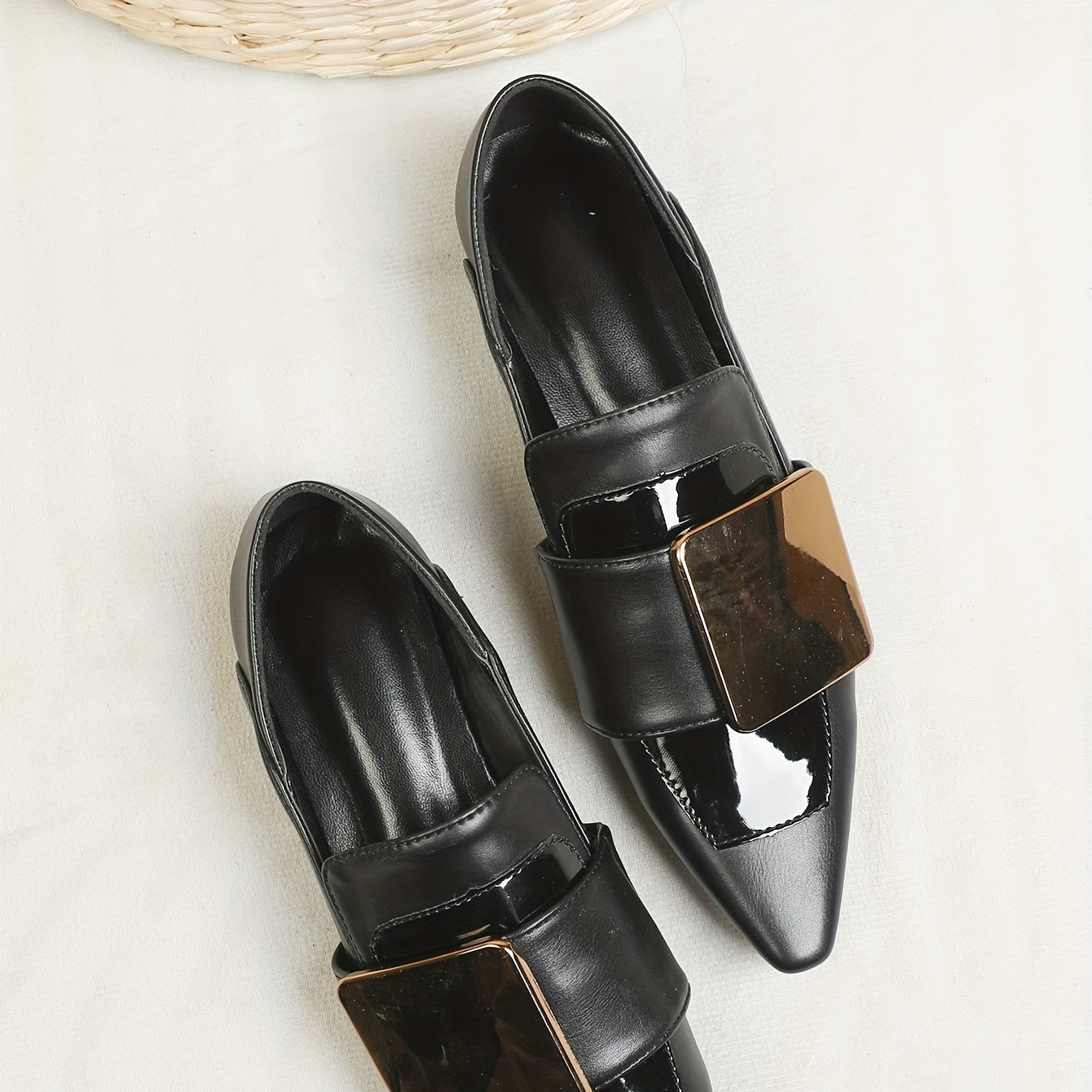 Metallic Decor Flats Women's Pointed Toe Slip On Faux Leather Shoes