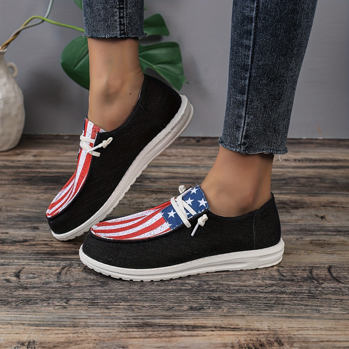 Women's Flag Print Canvas Shoes Lightweight Low Top Sneakers