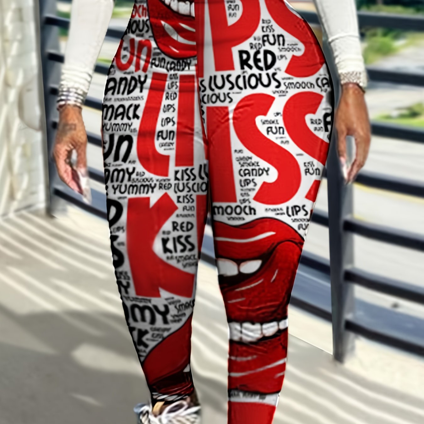  Lip & Letter Print High Rise Leggings