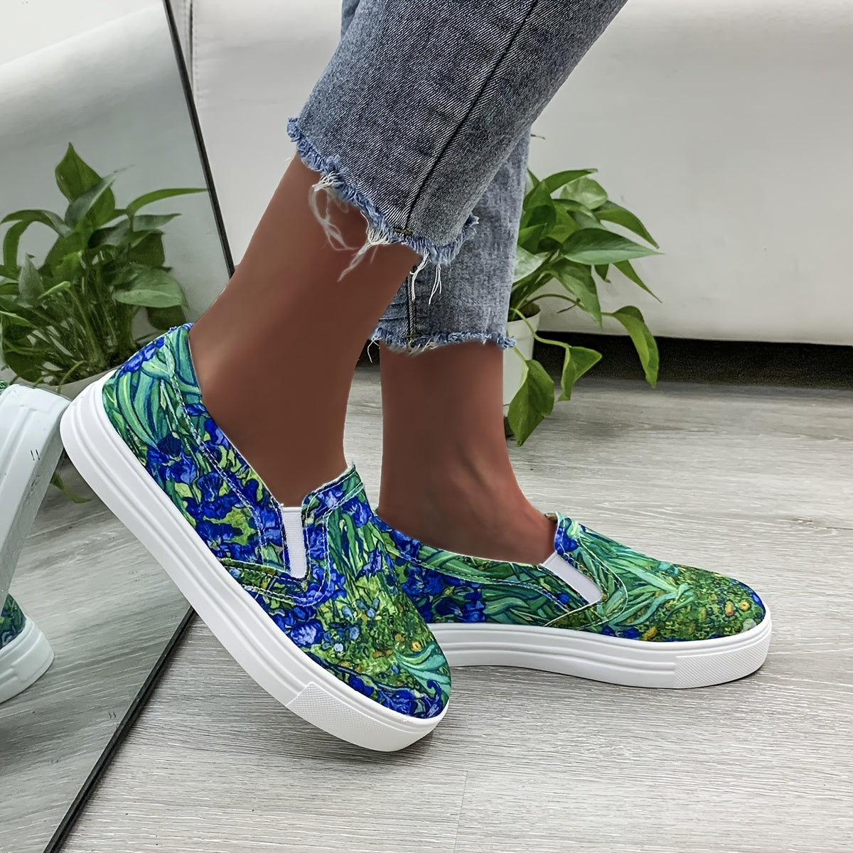 Women's Cartoon Print Canvas Loafers Lightweight Slip On Shoes