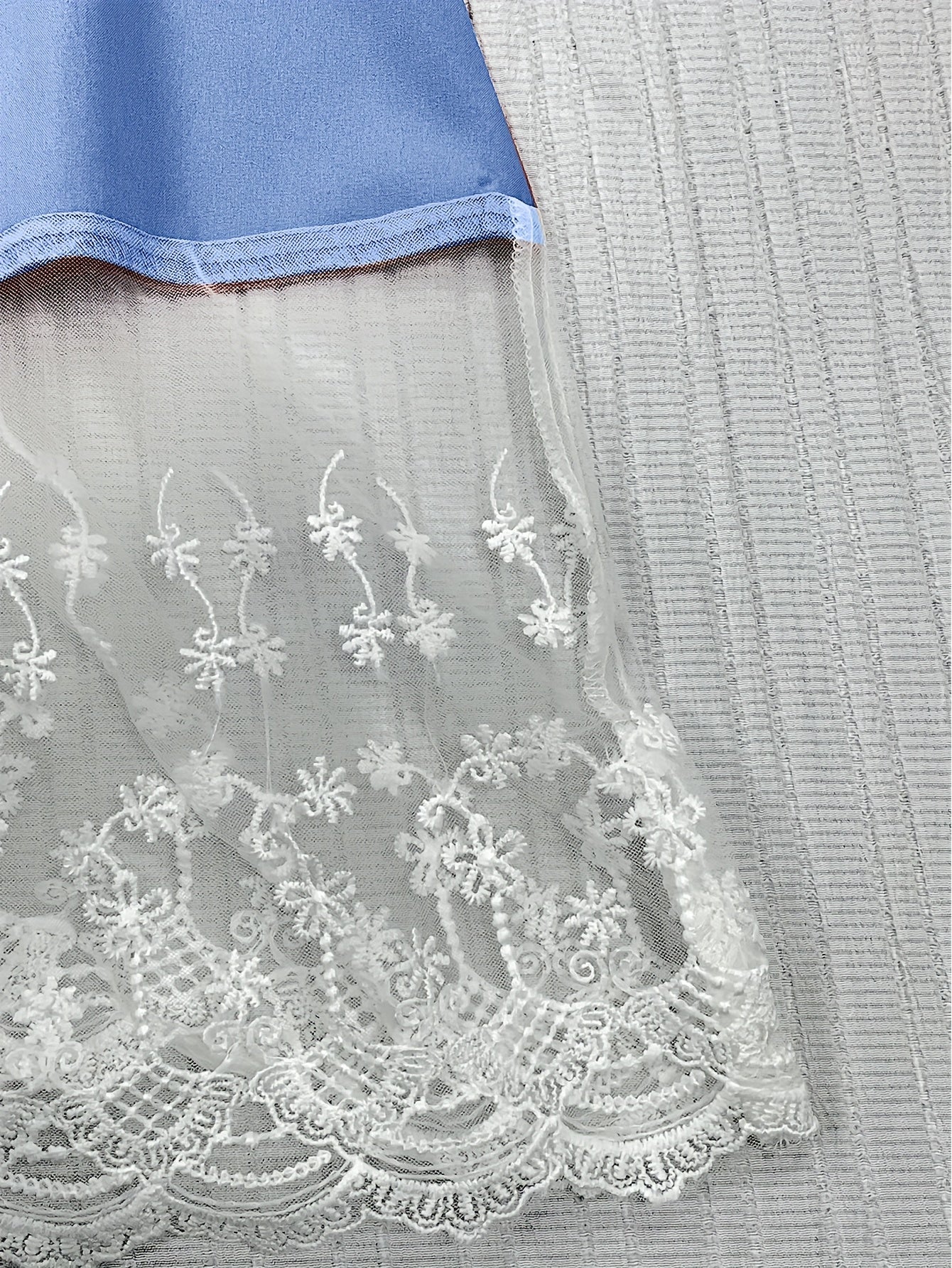  Contrast Lace Bell Sleeve V Neck Smock Dress