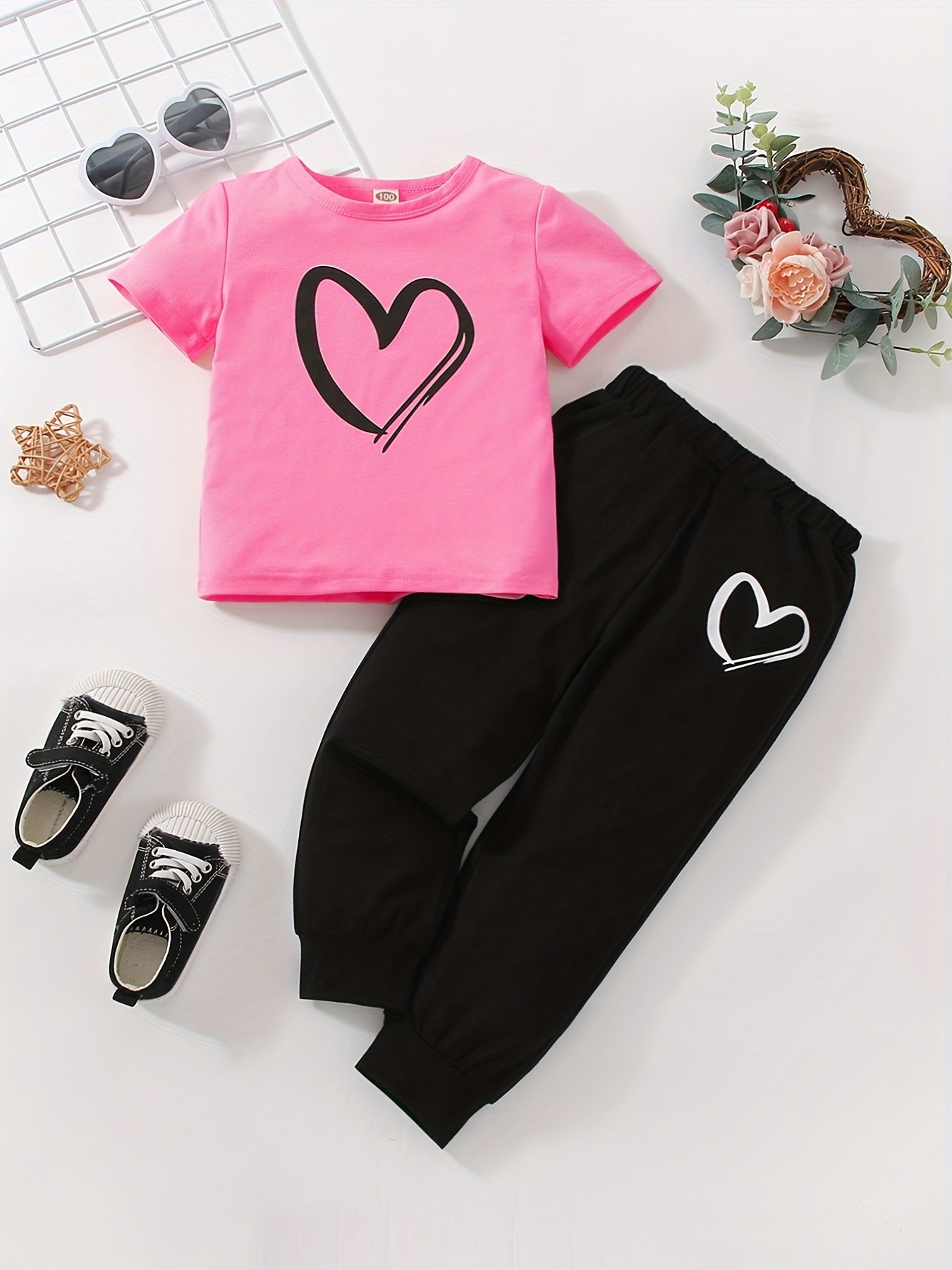 Girls Heart Print Short Sleeve T shirt & Sweatpants Set