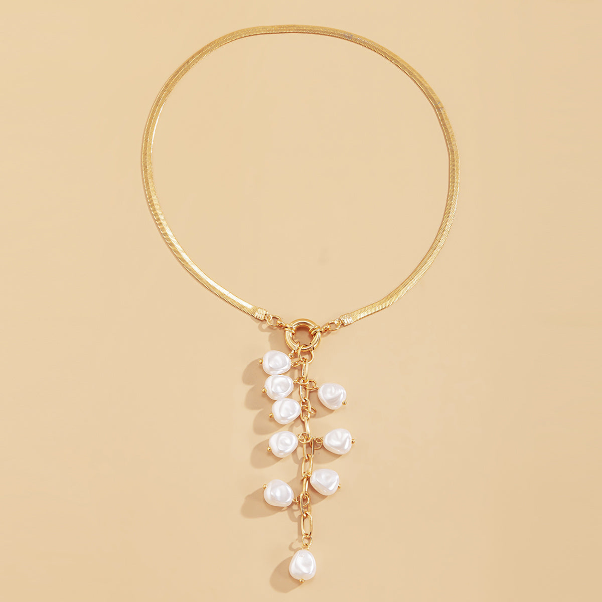 Elegant Faux Pearl Pendant Necklace
