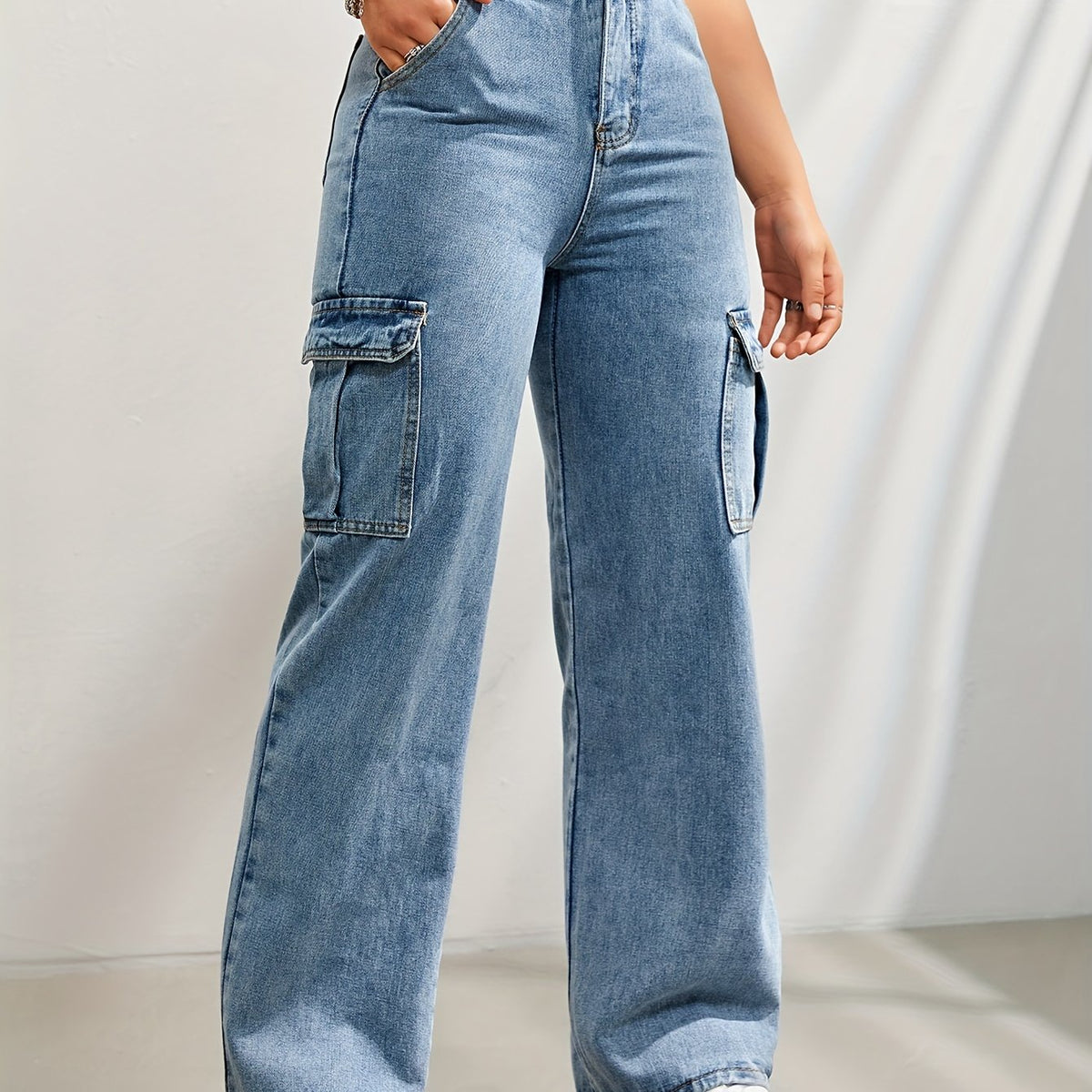  Wide Leg Cargo Jeans With Flap Pockets