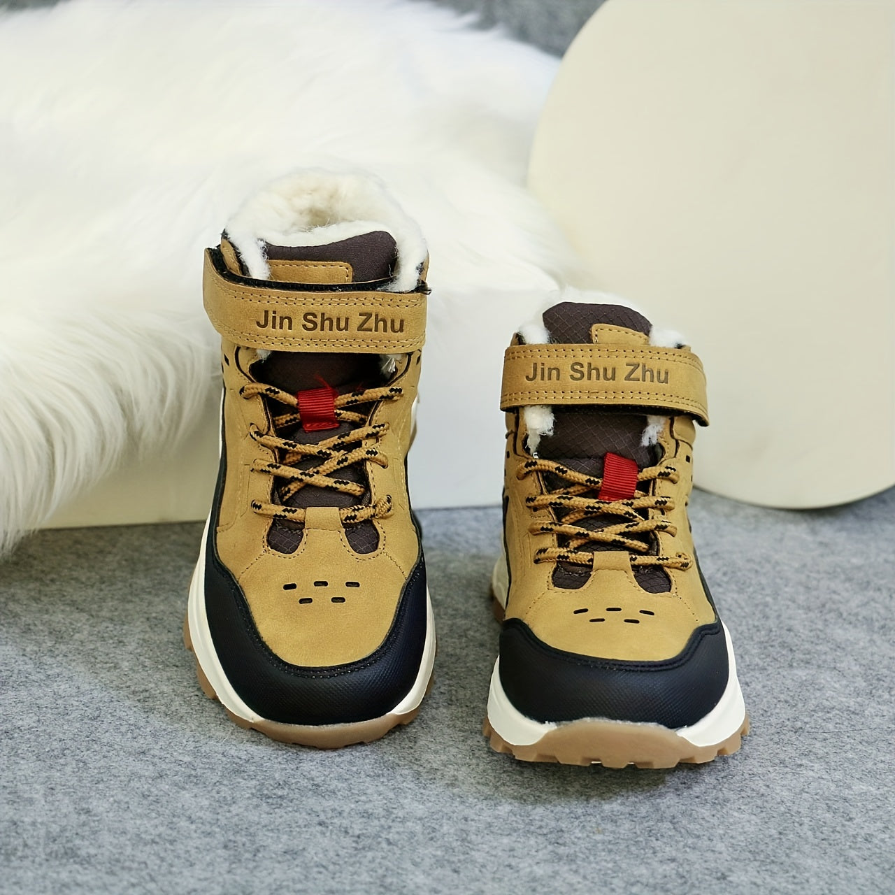 Stylish Anti Slip High Tube Hiking Shoes Comfortable Sport Shoes