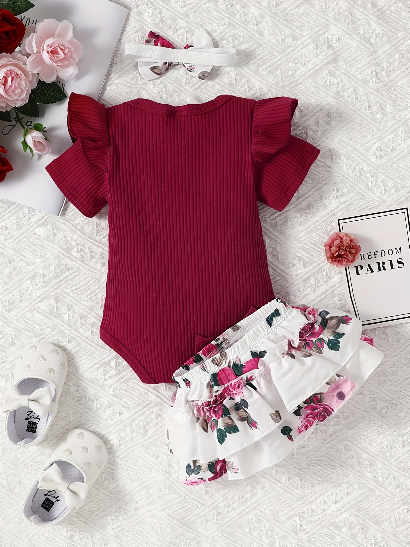 Cute 3-Piece Baby Girl Outfit: 'Mama's Girl' Onesie, Floral Shorts