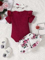 Cute 3-Piece Baby Girl Outfit: 'Mama's Girl' Onesie, Floral Shorts