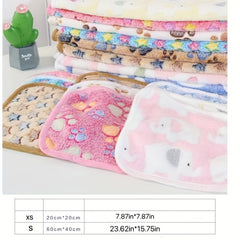 Small Pet Coral Velvet Mat Warm And Comfortable Hamster Cage Bedding