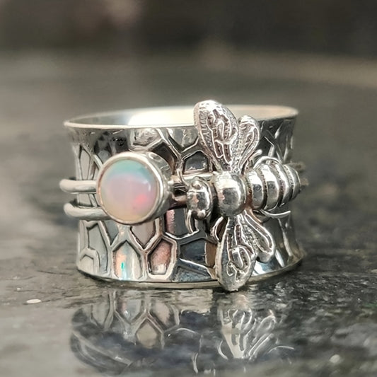 Vintage Style Bee Band Ring Boho Style Finger Ring