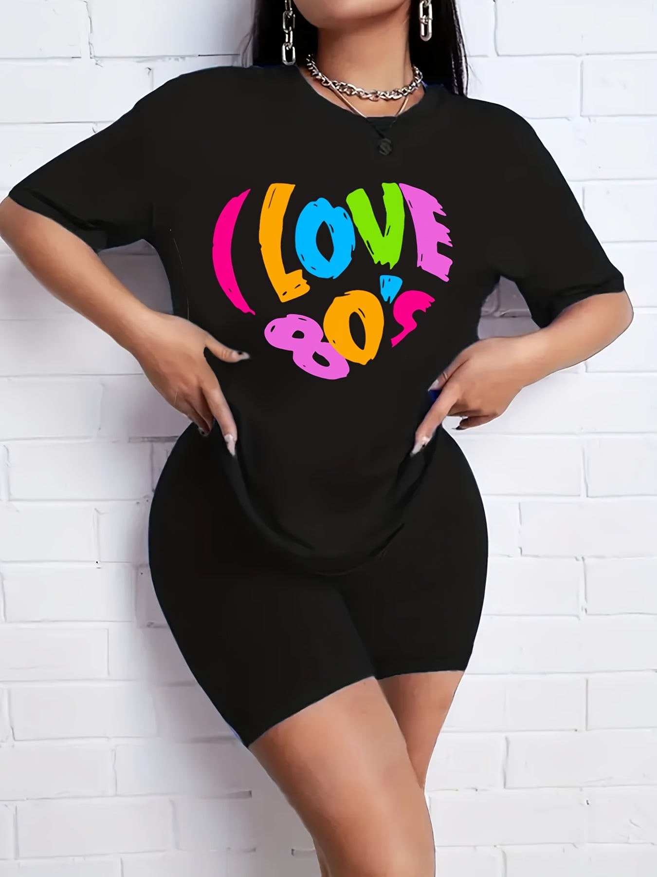 2pcs Letter Graphic T shirts & Solid Shorts Women's Activewear