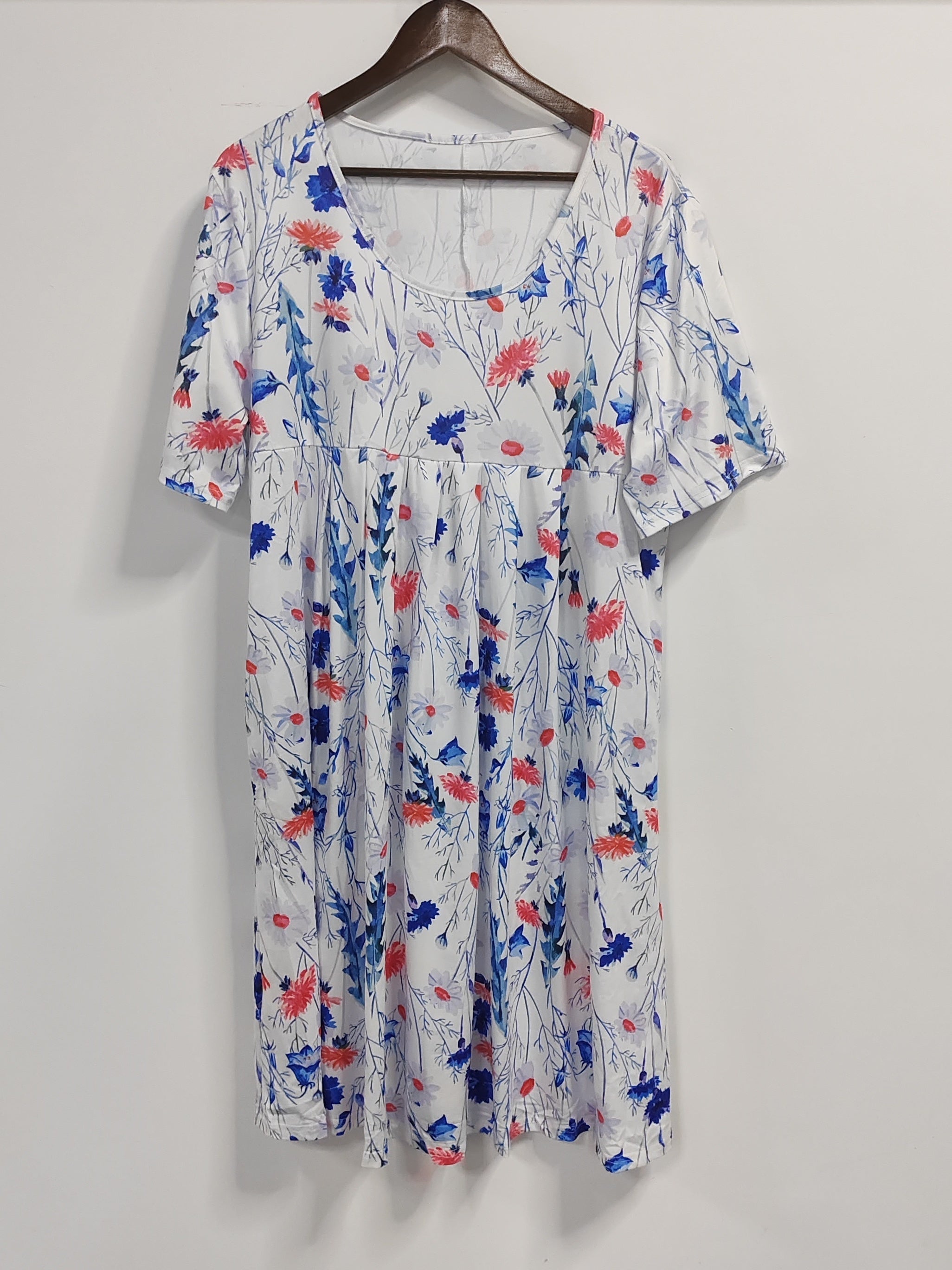 Plus Floral Print Short Sleeve Round Neck Dress With Pockets