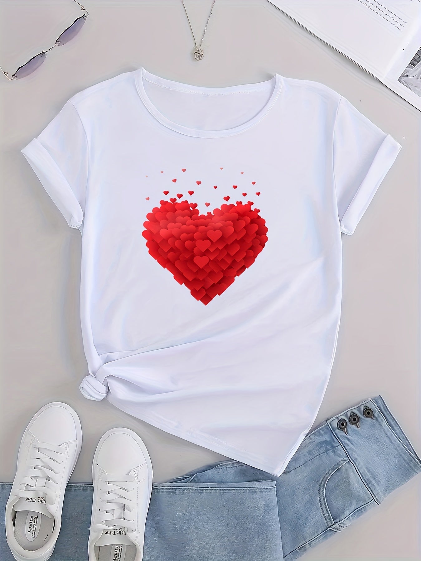 Women's Red Heart Graphic Casual T Shirt with Round Neck