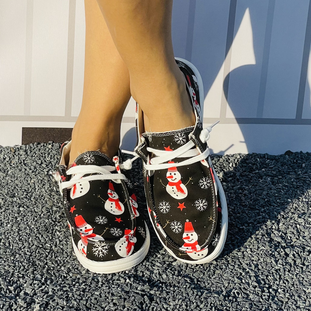 Christmas Snowman Print Lace Up Canvas Shoes