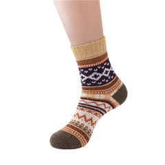 Breathable Women's Crew Socks Retro Style Casual Wear