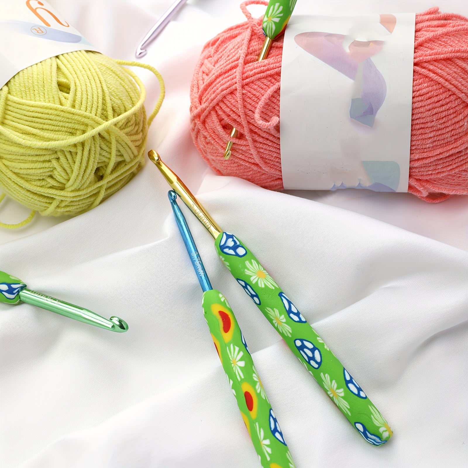 9pcs Colored Soft Handle Crochet Set Ergonomic Soft Grip Crochet Needle Set