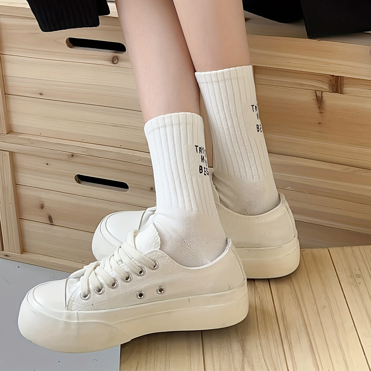 Letter Print Sports Mid Tube Socks Women's Stockings