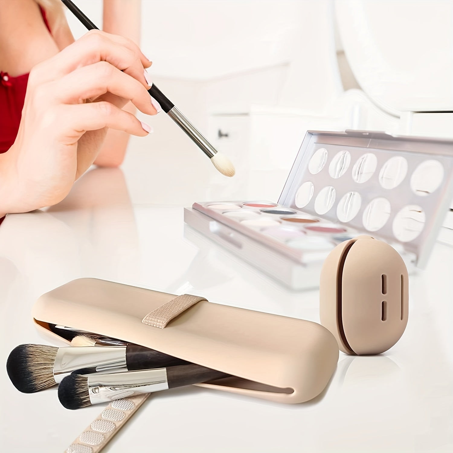 Silicone Makeup Brush Holder Waterproof Case for Women and Girls