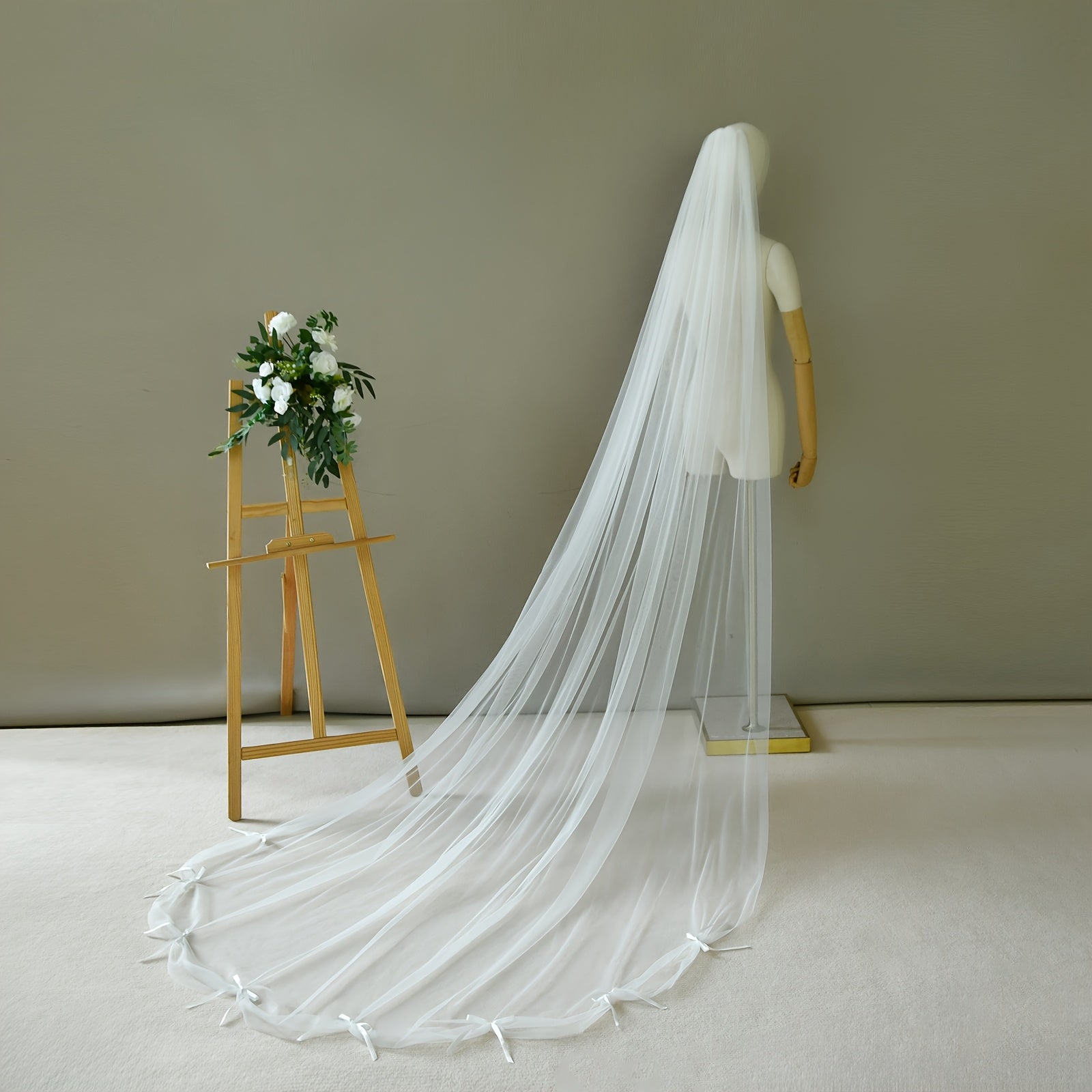 Versatile Bridal Veil with Bow for Wedding Banquets
