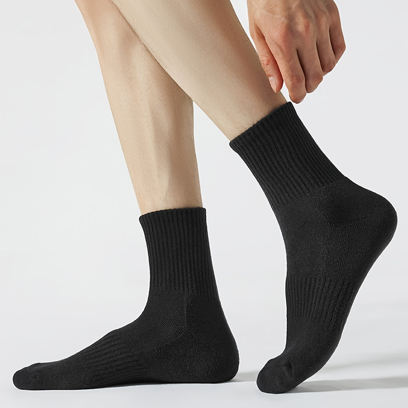 Men's Solid Breathable Sports Crew Socks - Daily Wear