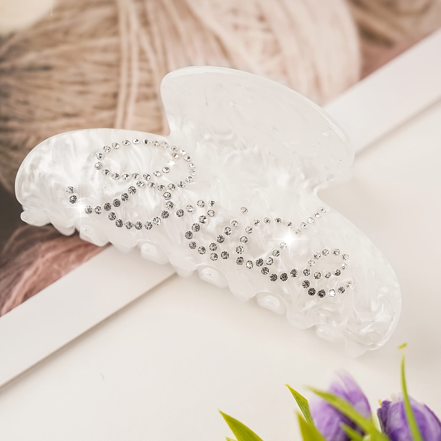 Acrylic Bridal Hair Claw Clip With Rhinestone Bride Sign Hair Accessory