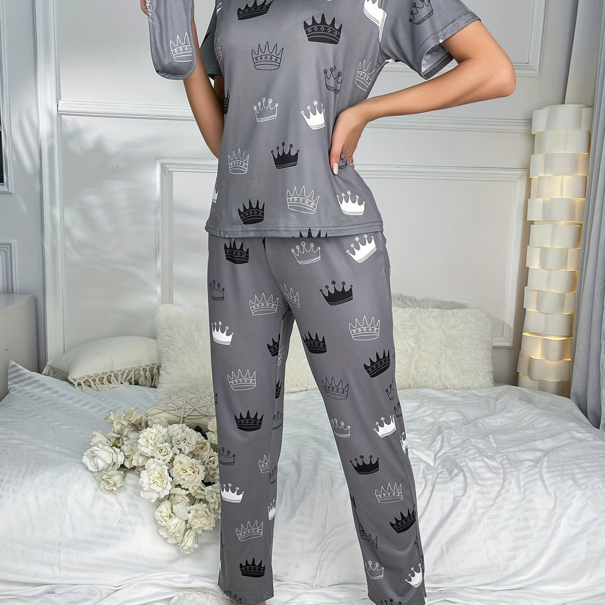 Crown Print Pajama Set Short Sleeve Crew Neck Top Elastic Waistband Pants