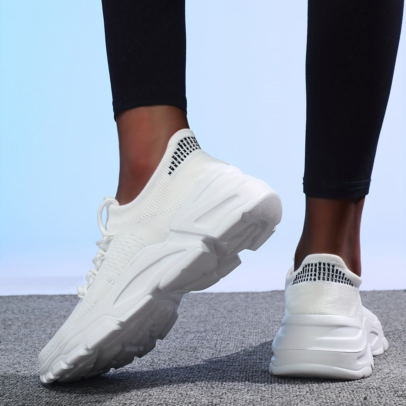 Women's Lace-Up Knit Running Shoes for Gym and Tennis