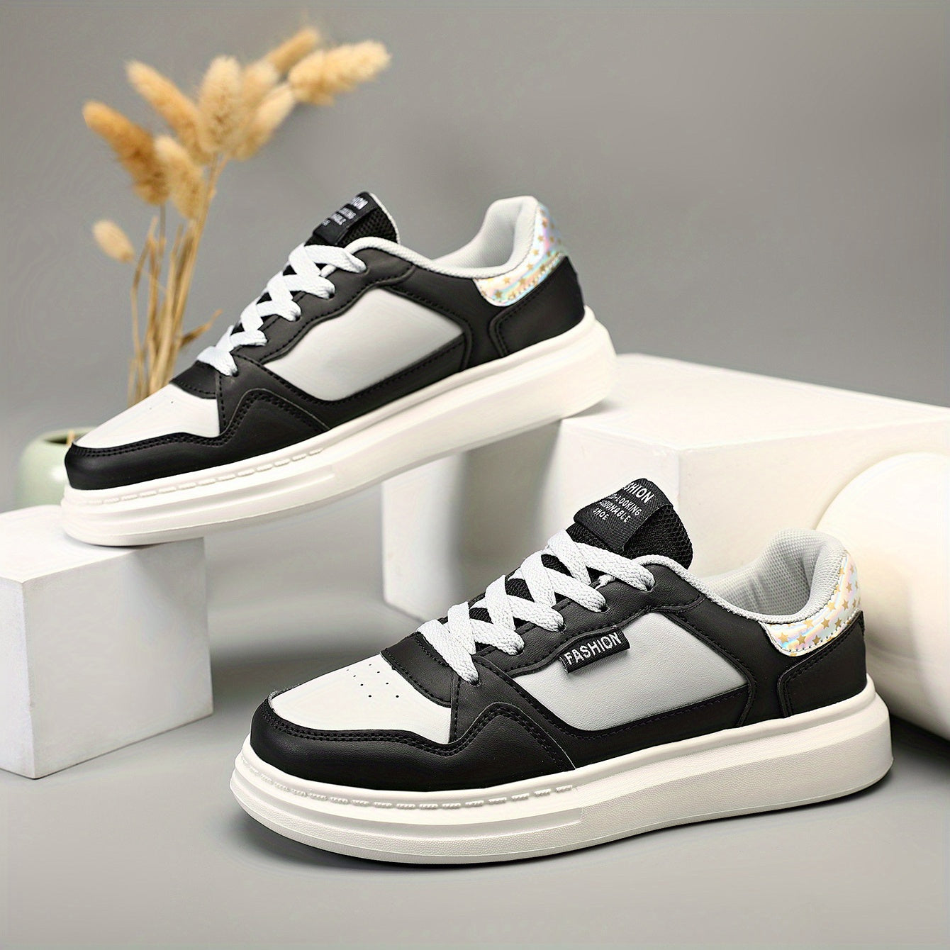Women's Colorblock Skate Shoes Low Top Lace Up Sneakers