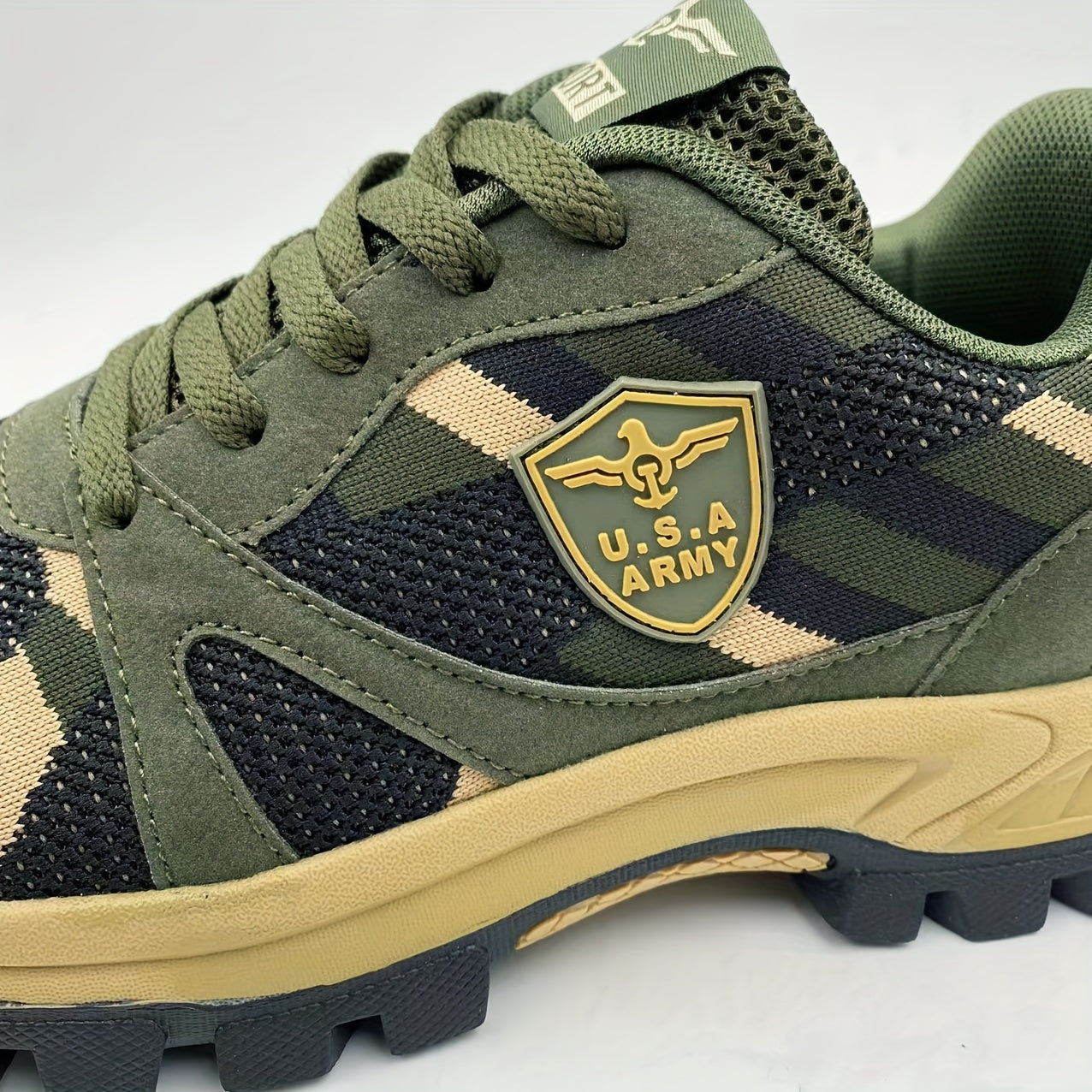 Camouflage Outdoor Hiking Boots Wear Resistant Climbing Shoes