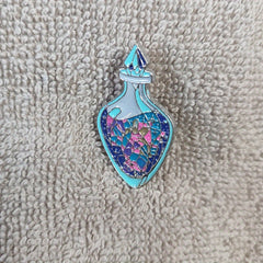 Bottle Shape Brooch Pins for Clothing and Accessories