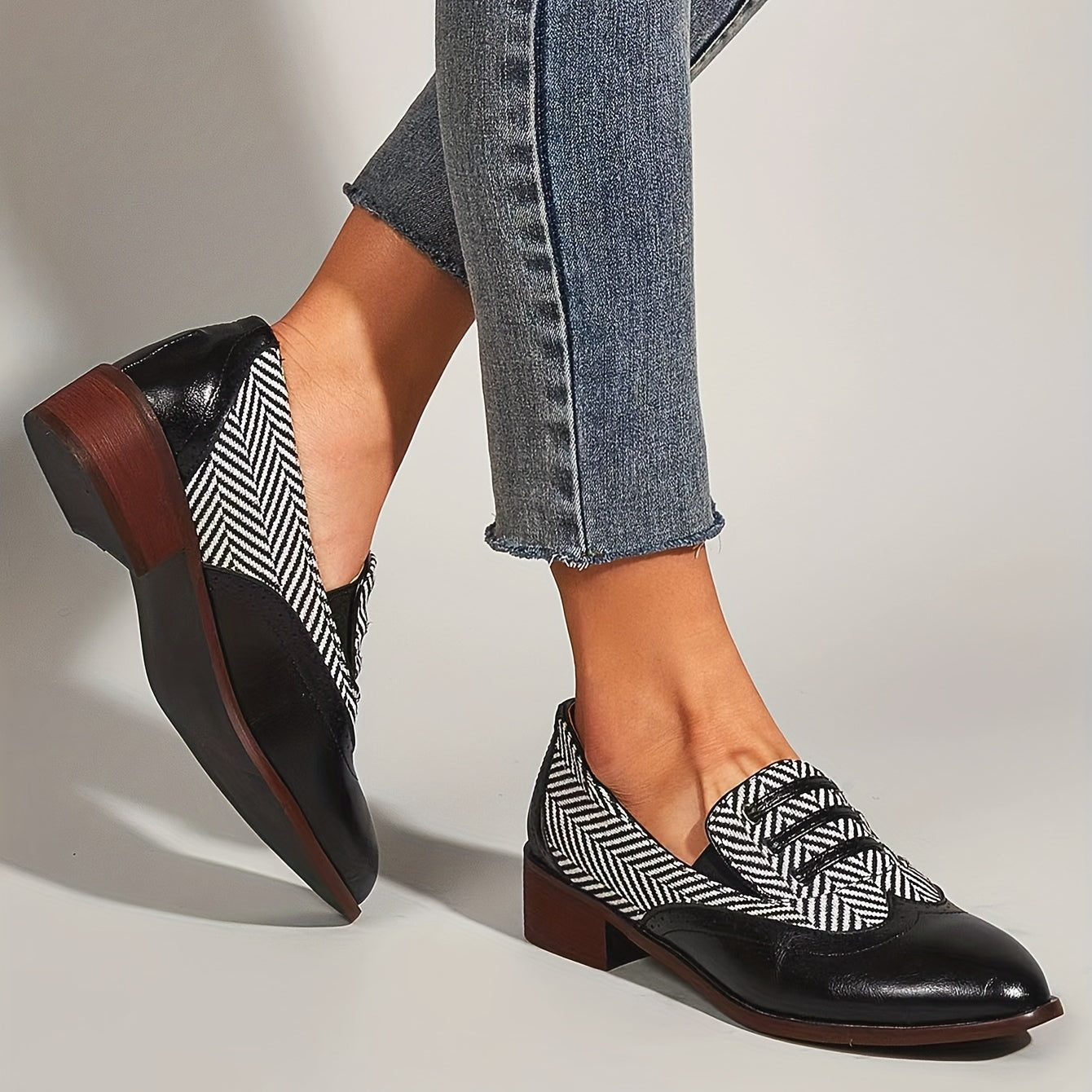 Women's Retro Brogues Low Heels Slip On Shoes