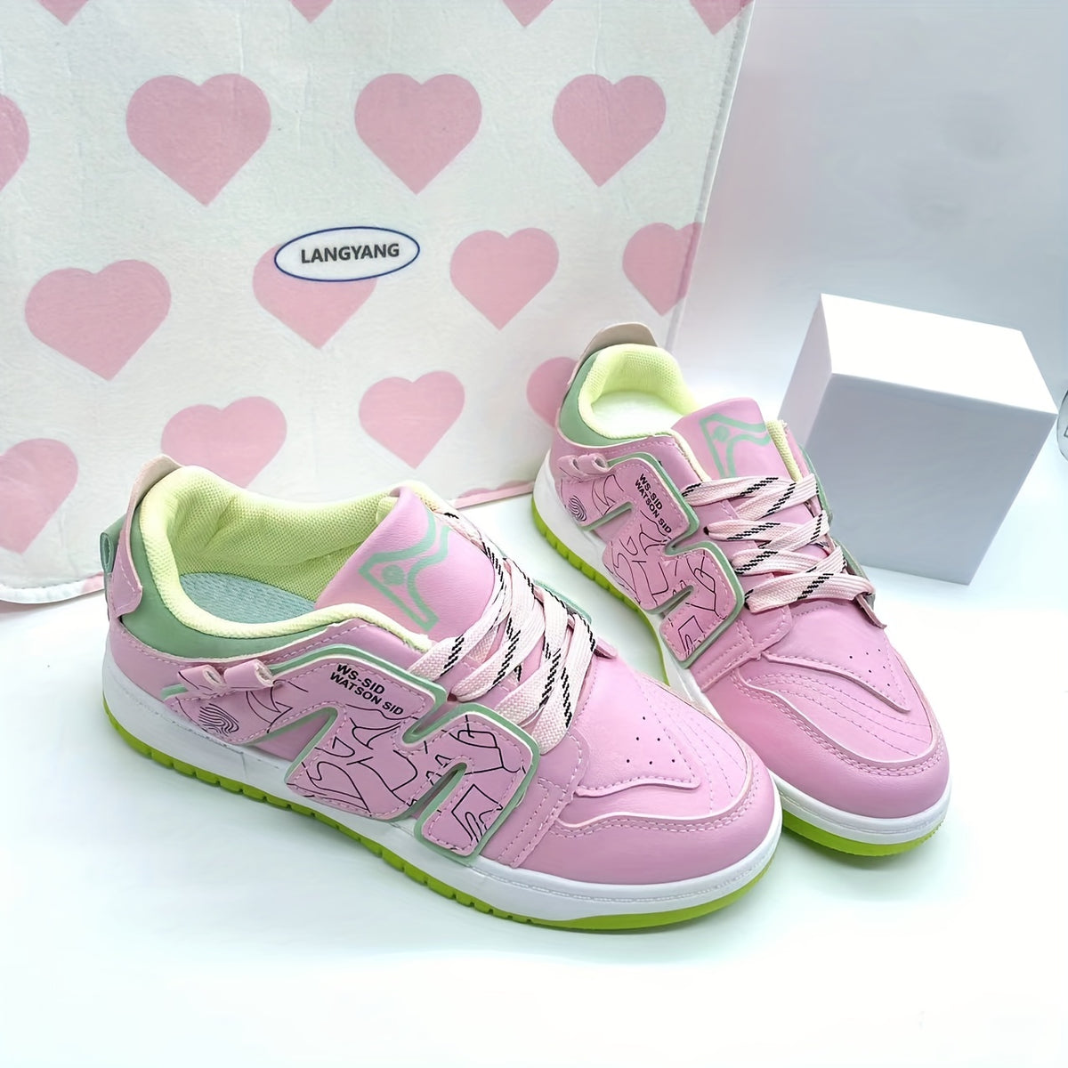 Women's Letter Patched Low Outdoor Skates Shoes Lightweight Lace Up Flatform Sho