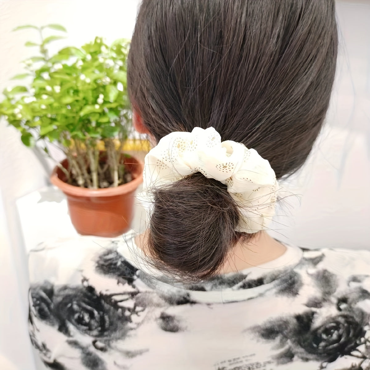 2pcs Flower Pattern Scrunchies Hair Tie Sweet Seamless Elastic Ponytail Holder