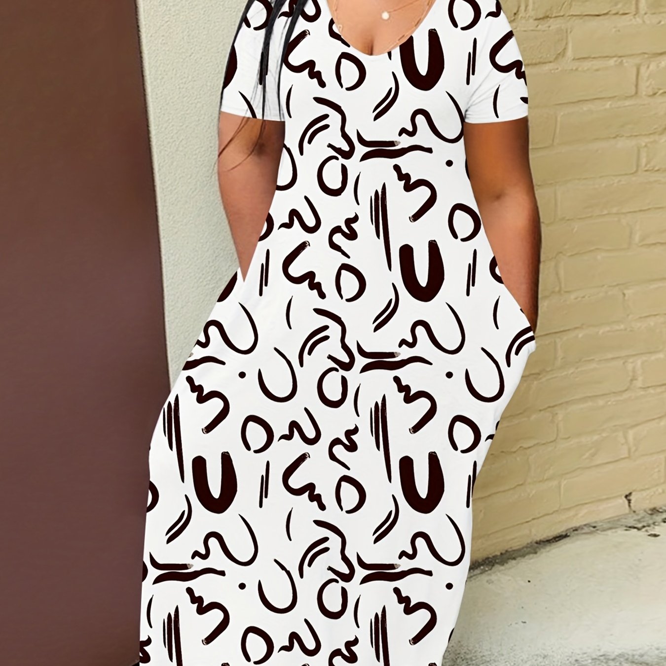  Graffiti Print Round Neck Maxi Dress With Pockets