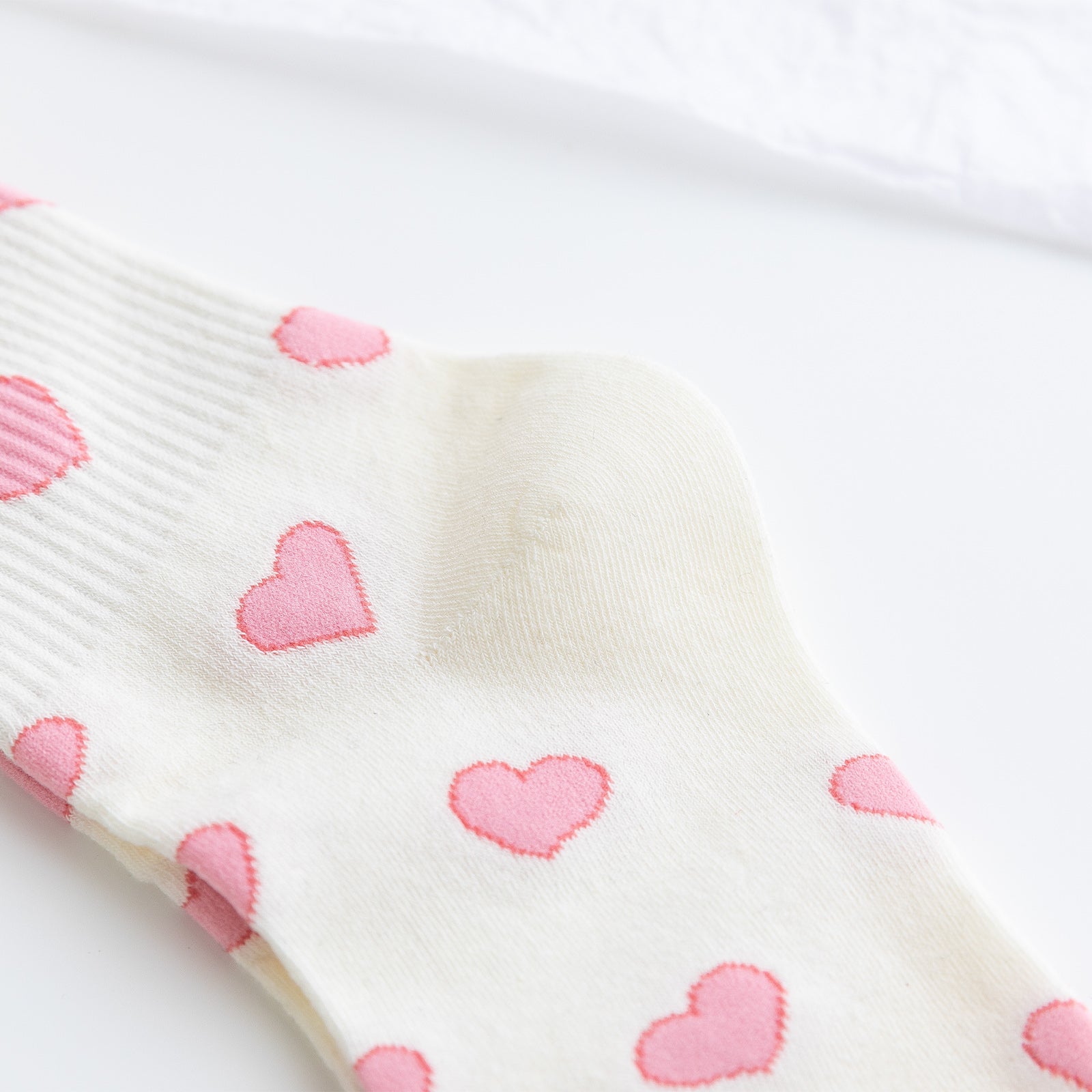 4 Pairs Women's Sweetheart Pattern Mid Tube Socks