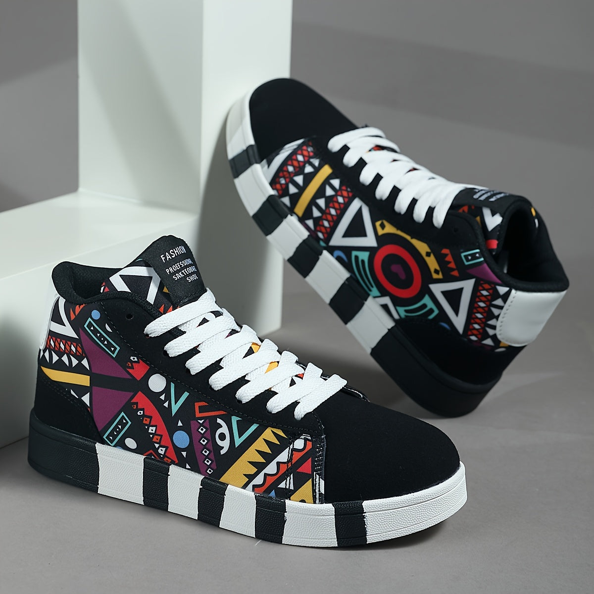 Graphic Pattern Lightweight Breathable Skate Shoes