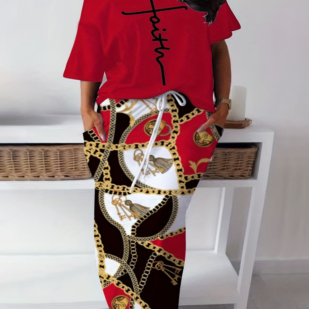  Women's Letter & Chain Print Top & Skirt Set