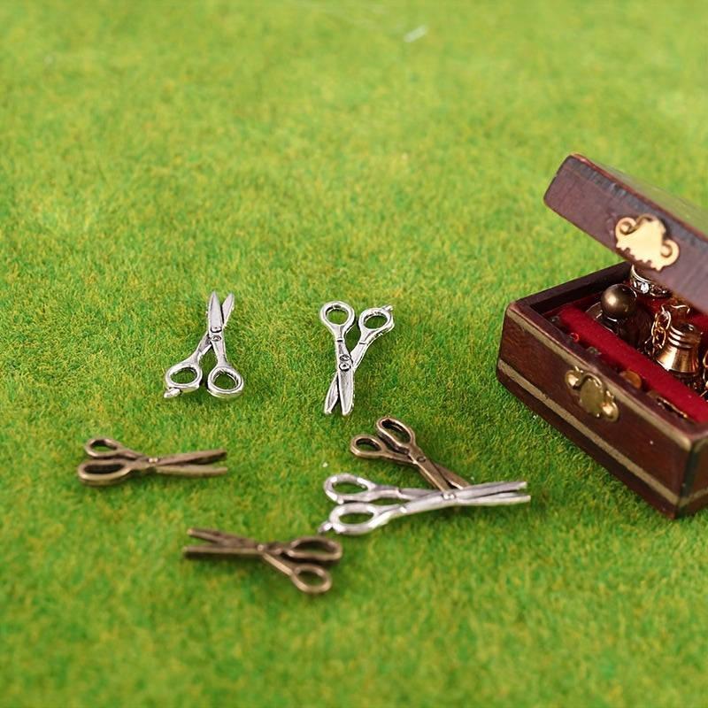 1:12 Scale Dollhouse Scissors Model - Charming Tabletop Decor