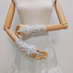 Short Bridal Lace Finger Gloves for Weddings & Events