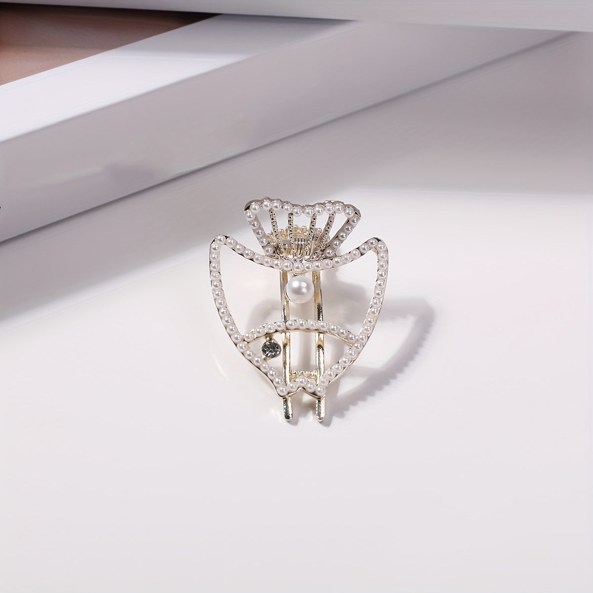 Hollow Fish Shaped Hair Clip with Faux Pearl for Women Girls