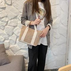 Women's Straw Tote Bag with Zipper Closure - Summer Handbag