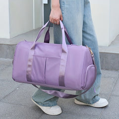 Waterproof Green Sports Duffle Bag Large Capacity Zipper Closure