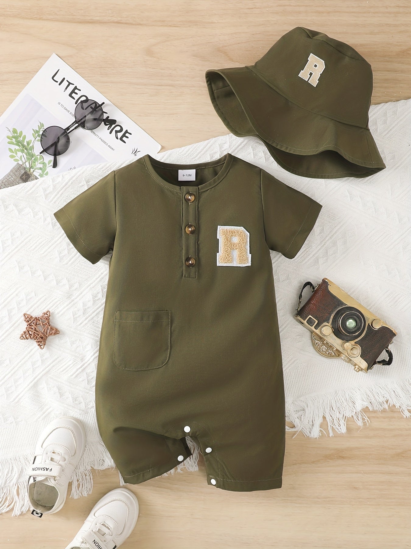 2pcs Baby Boys Short Sleeve Romper & Hat Set