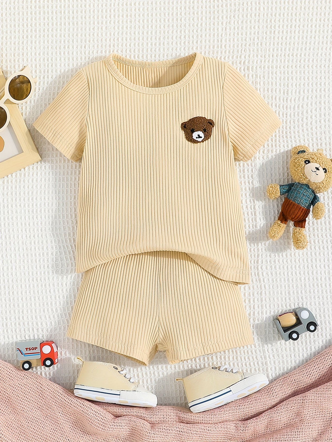 Striped Bear Print Short Sleeve Tee & Shorts Boy's Set