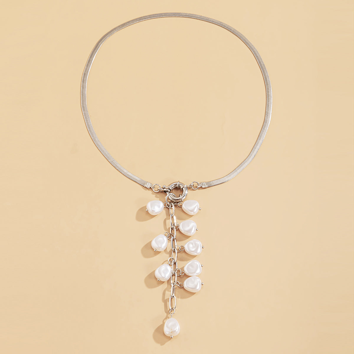 Elegant Faux Pearl Pendant Necklace