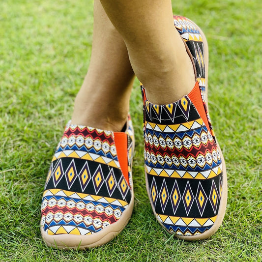 Women's Geometric Pattern Slip On Canvas Shoes Low Round Toe Flat