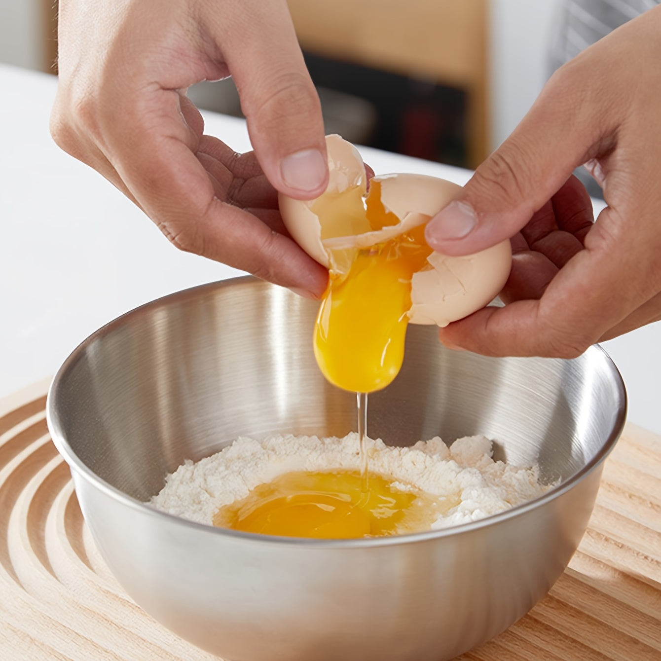 Stainless Steel Egg Beater Bowl for Efficient Whipping